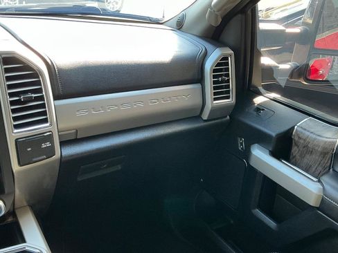 Used 2017 Ford F250 Lariat w/ Lariat Ultimate Package AWD/4WD image 18
