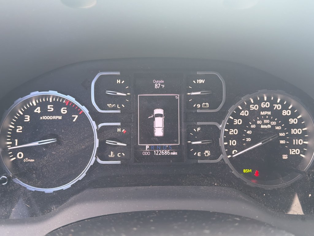 Used 2019 Toyota Tundra SR5 w/ Convenience Package AWD/4WD image 30