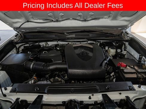 Used 2023 Toyota Tacoma SR5 w/ Technology Package AWD/4WD image 18