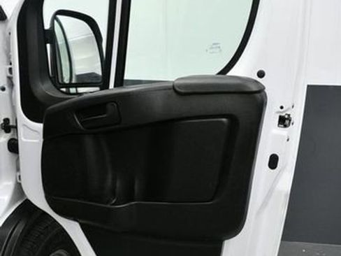 Used 2025 RAM ProMaster 2500 w/ Convenience Group FWD image 10