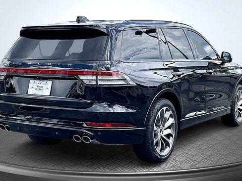 Used 2026 Lincoln Aviator AWD w/ Jet Appearance Package image 7
