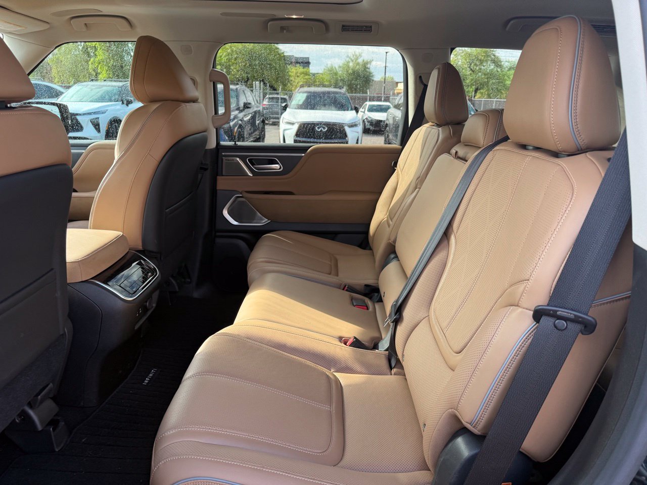 Certified 2025 INFINITI QX80 Sensory AWD/4WD image 10