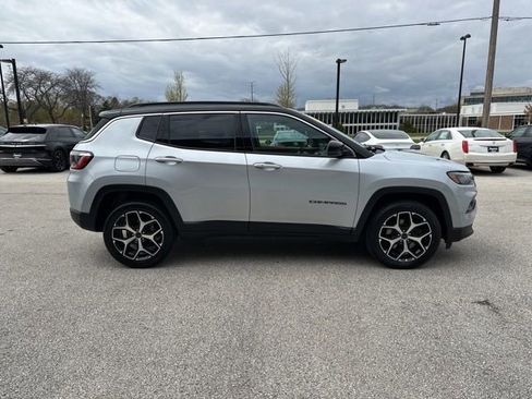 Used 2025 Jeep Compass Limited AWD/4WD image 6