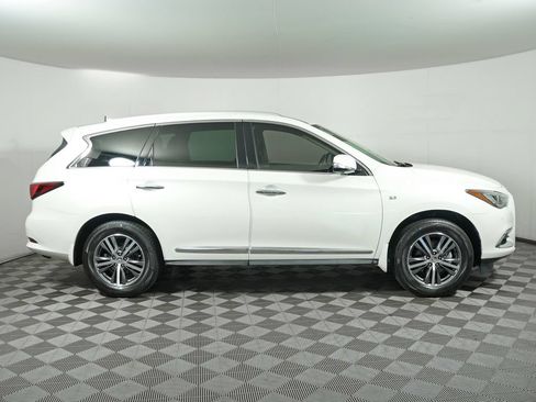 Used 2019 INFINITI QX60 Luxe w/ Essential Package AWD/4WD image 8
