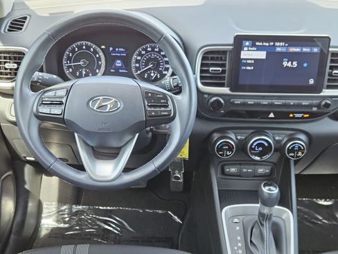 Used 2022 Hyundai Venue SEL w/ Cargo Package FWD image 24