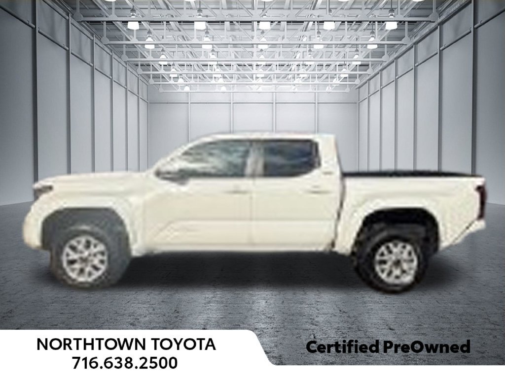 Used 2025 Toyota Tacoma SR5 AWD/4WD image 3