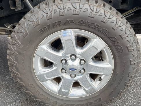 Used 2013 Ford F150 XLT w/ XLT Chrome Pkg AWD/4WD image 11