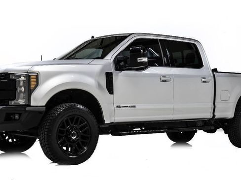 Used 2019 Ford F250 Lariat AWD/4WD image 2