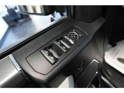 Used 2016 Ford F150 Lariat w/ Equipment Group 502A Luxury AWD/4WD image 16