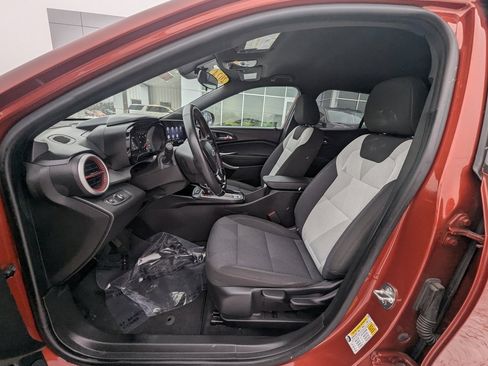 Used 2024 Chevrolet Trax RS w/ Driver Confidence Package image 17