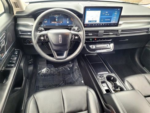 Certified 2023 Lincoln Corsair Standard AWD w/ Equipment Group 101A image 9