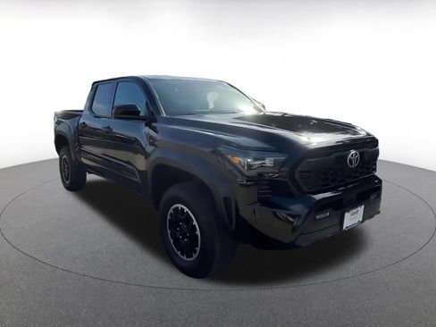 Used 2025 Toyota Tacoma TRD Off-Road AWD/4WD image 3