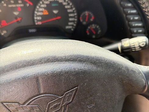 Used 2004 Chevrolet Corvette Convertible w/ Preferred Equipment Group image 10