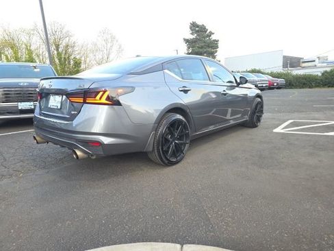 Used 2022 Nissan Altima 2.5 SR image 5