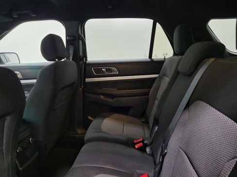 Used 2016 Ford Explorer XLT w/ Equipment Group 201A image 18