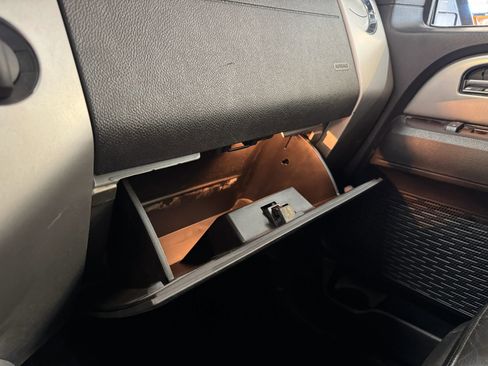 Used 2010 Ford Expedition Limited image 21