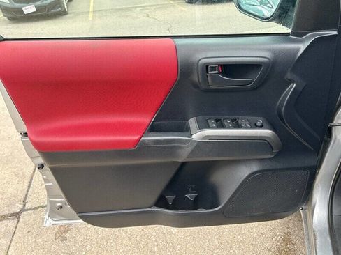 Used 2019 Toyota Tacoma SR5 image 13