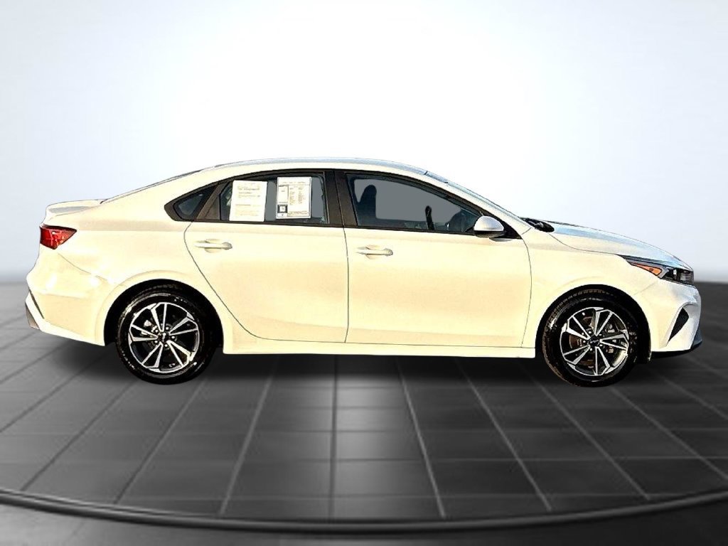 Used 2023 Kia Forte LXS FWD image 13