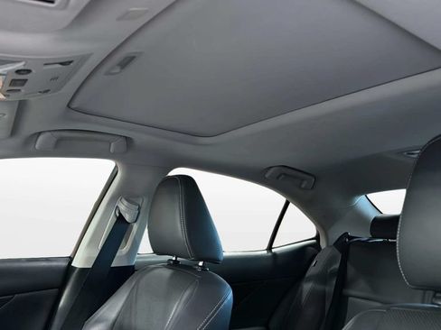 Used 2019 Lexus IS 300 RWD image 33