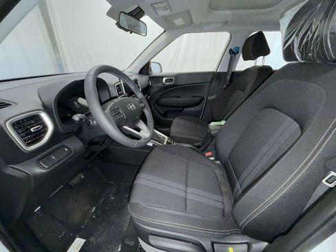 New 2026 Hyundai Venue SEL FWD image 3