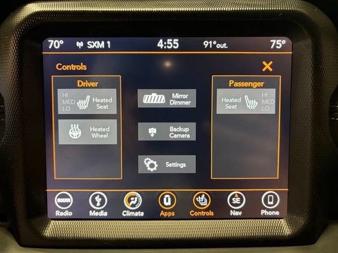 Used 2018 Jeep Wrangler Unlimited Sahara w/ Dual Top Group AWD/4WD image 17