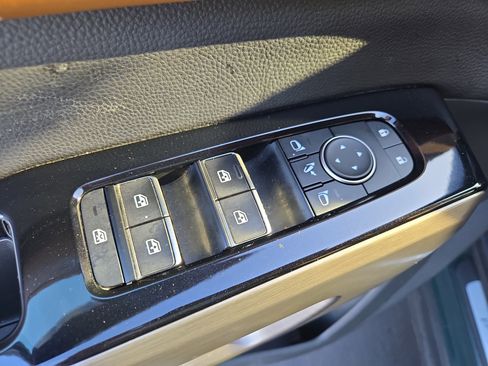 Used 2023 Nissan Pathfinder Platinum w/ Cargo Package image 15