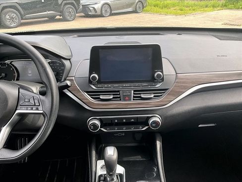 Used 2023 Nissan Altima 2.5 SV AWD/4WD image 18