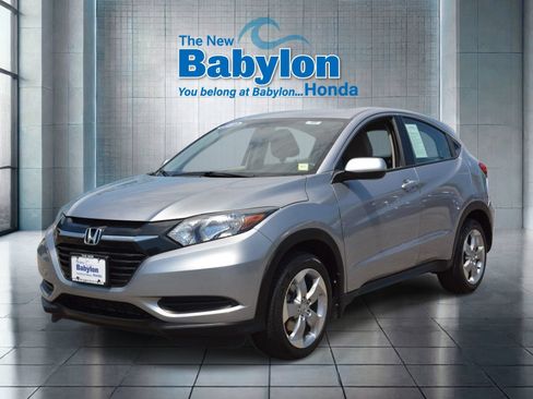 Used 2018 Honda HR-V LX image 1