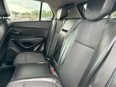 Used 2016 Chevrolet Trax LT w/ LT Sun and Sound Package AWD/4WD image 21
