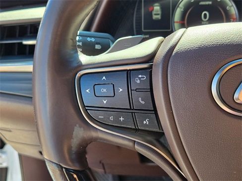 Used 2019 Lexus ES 350 Luxury w/ Premium Package image 27