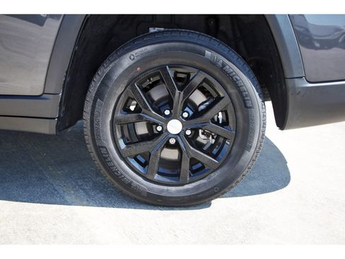 Used 2023 Jeep Grand Cherokee L Limited image 31