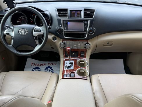 Used 2013 Toyota Highlander Limited image 19