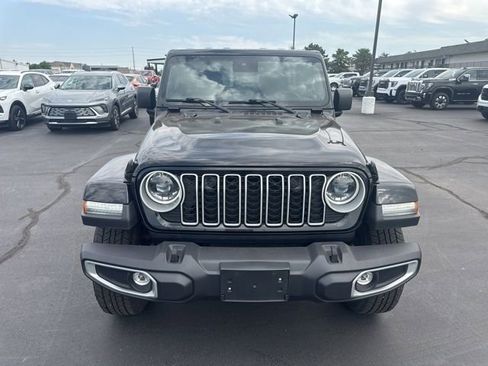 Used 2025 Jeep Wrangler Unlimited Sahara AWD/4WD image 8