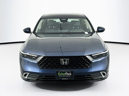 Used 2024 Honda Accord Touring image 2