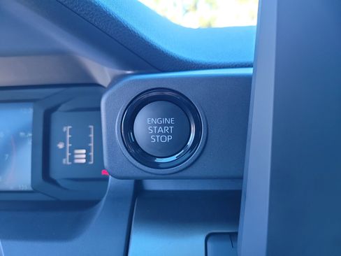 Used 2025 Toyota Tacoma SR5 image 27