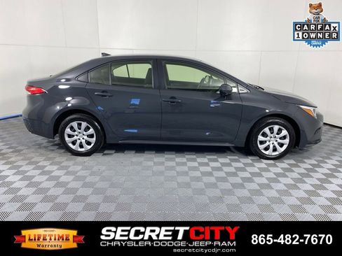 Used 2025 Toyota Corolla LE FWD image 8