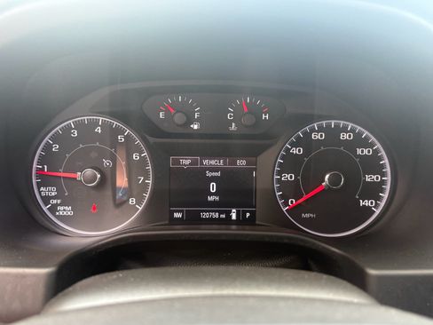 Used 2018 GMC Acadia SLE FWD image 13