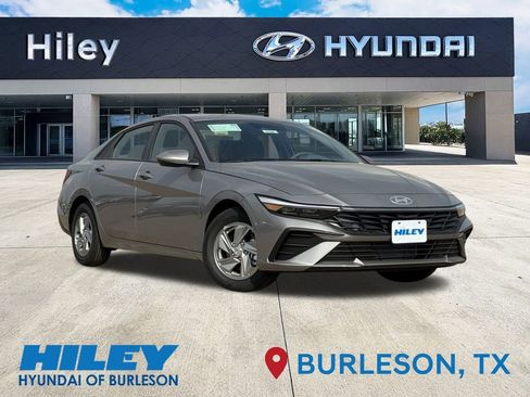 New 2026 Hyundai Elantra SE image 1