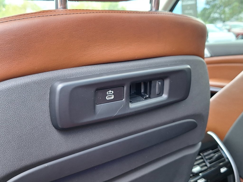 Used 2019 BMW X7 xDrive40i w/ Luxury Seating Package AWD/4WD image 17