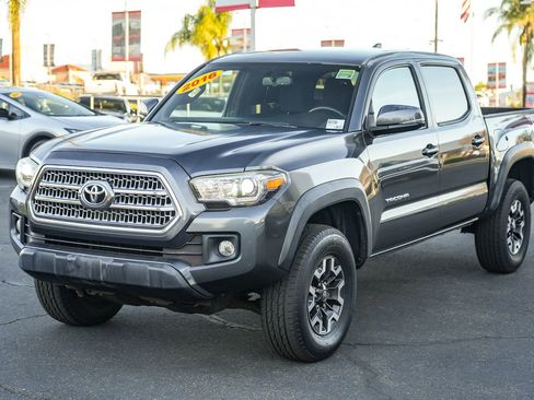Used 2016 Toyota Tacoma TRD Off-Road w/ Towing Package image 6
