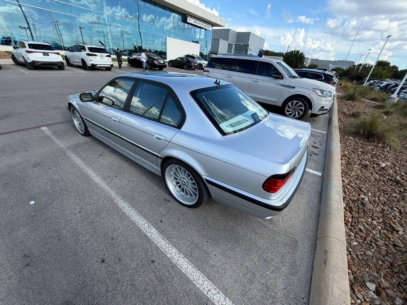 Used 2001 BMW 740i RWD image 20