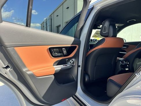 New 2026 Mercedes-Benz GLC 300 image 18