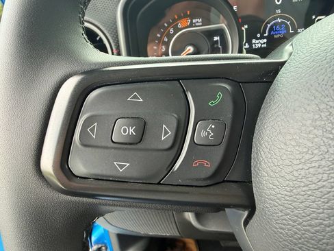 Used 2025 Jeep Wrangler Unlimited Rubicon w/ Convenience Group AWD/4WD image 13