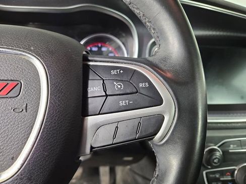 Used 2016 Dodge Charger SXT image 22
