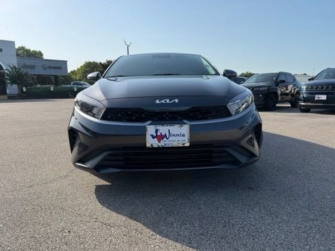 Used 2023 Kia Forte LXS w/ LXS Technology Package FWD image 2