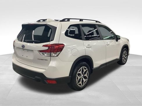 Used 2023 Subaru Forester Premium AWD/4WD image 30