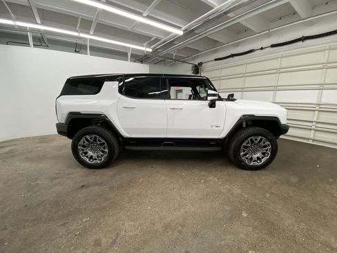 Used 2024 GMC Hummer EV 3X w/ LPO, Illumination Package image 7