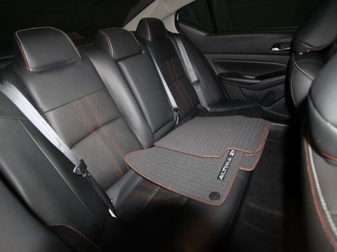 Used 2024 Nissan Altima 2.5 SR w/ SR Premium Package image 23