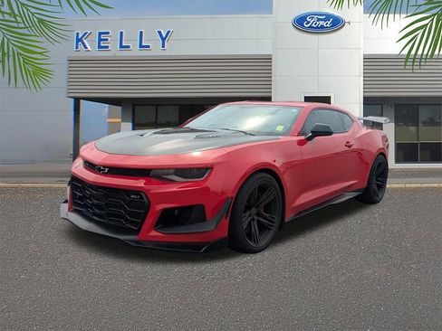 Used 2019 Chevrolet Camaro ZL1 RWD image 2