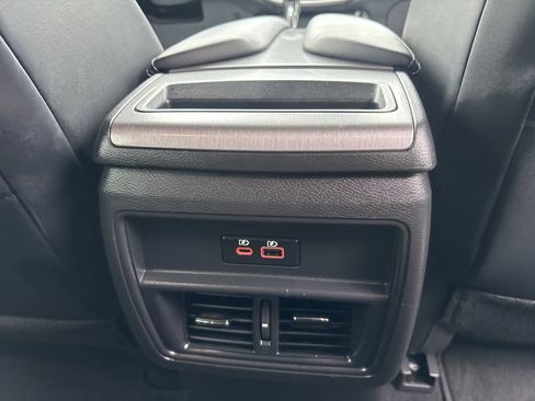 Used 2024 Nissan Murano SV AWD/4WD image 17